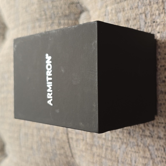 ARMITRON WOMEN'S GOLDTONE AND SILVERTONE ANALOG WATCH - Picture 5 of 6